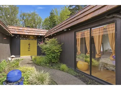 6011 SW Salmon Street Portland OR 97221