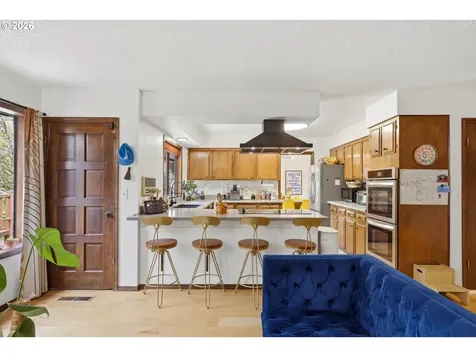 6011 SW Salmon Street Portland OR 97221