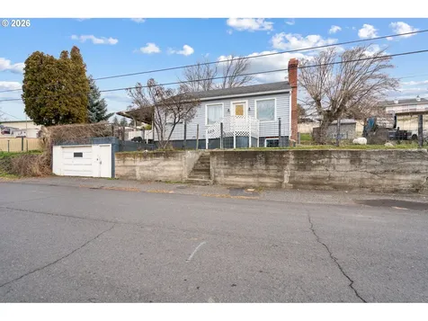 120 N Gilmore Street Heppner OR 97836