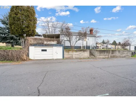 120 N Gilmore Street Heppner OR 97836