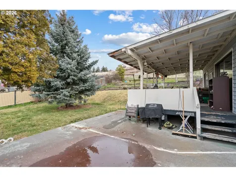 120 N Gilmore Street Heppner OR 97836