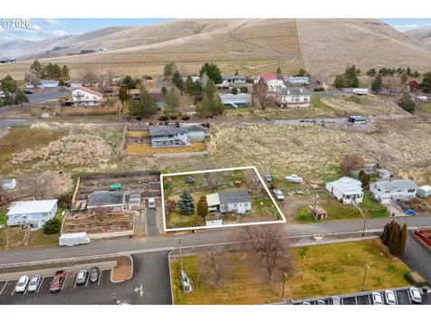 120 N Gilmore Street Heppner OR 97836