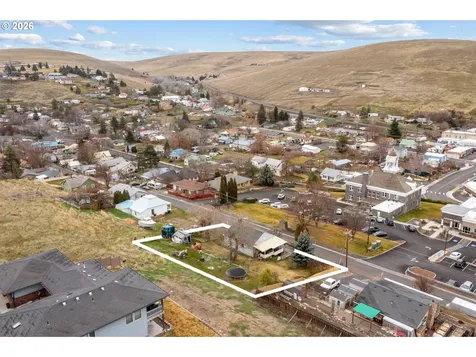 120 N Gilmore Street Heppner OR 97836