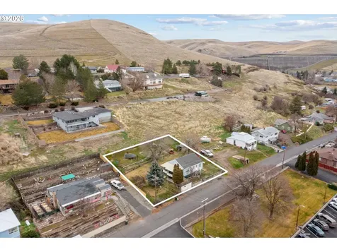 120 N Gilmore Street Heppner OR 97836