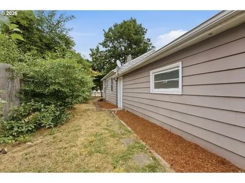 8011 N Clarendon Avenue Portland OR 97203