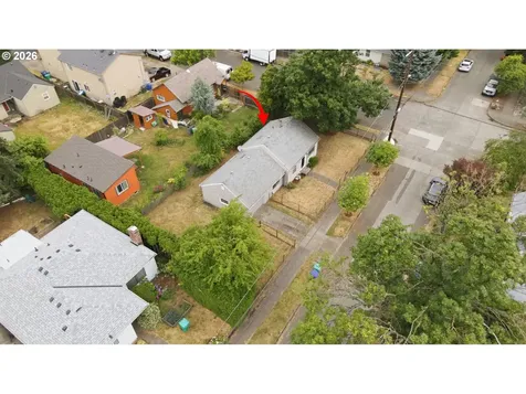 8011 N Clarendon Avenue Portland OR 97203