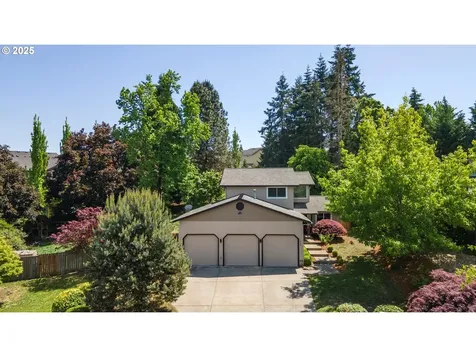 1942 Wagtail Court NW Salem OR 97304
