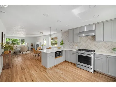 1942 Wagtail Court NW Salem OR 97304
