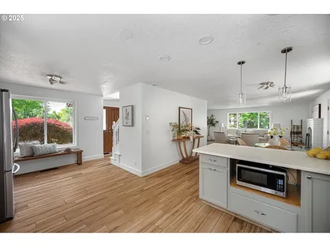 1942 Wagtail Court NW Salem OR 97304
