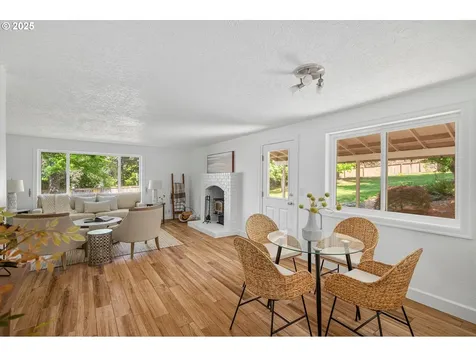 1942 Wagtail Court NW Salem OR 97304