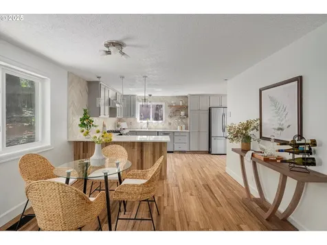 1942 Wagtail Court NW Salem OR 97304