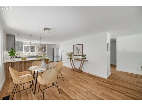 1942 Wagtail Court NW Salem OR 97304