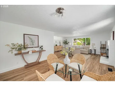 1942 Wagtail Court NW Salem OR 97304