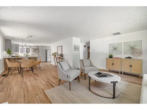 1942 Wagtail Court NW Salem OR 97304