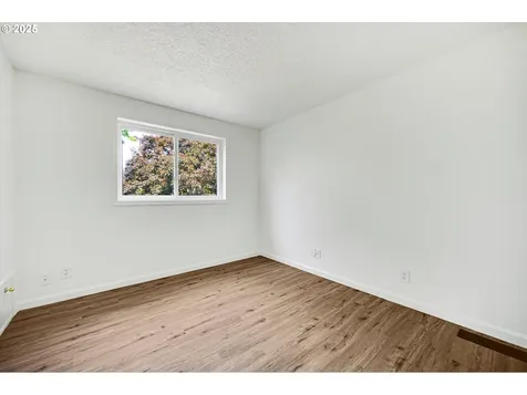 1942 Wagtail Court NW Salem OR 97304