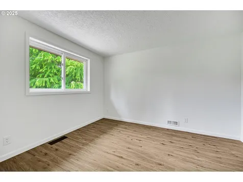1942 Wagtail Court NW Salem OR 97304