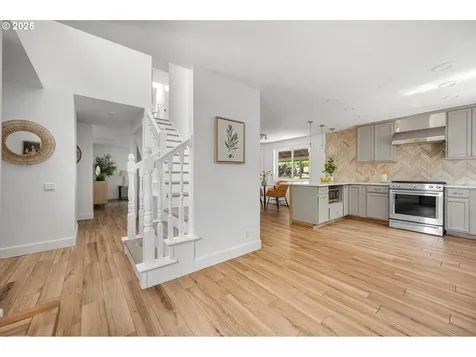 1942 Wagtail Court NW Salem OR 97304