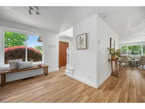 1942 Wagtail Court NW Salem OR 97304
