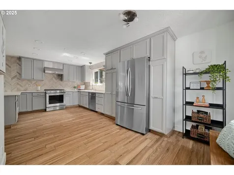 1942 Wagtail Court NW Salem OR 97304