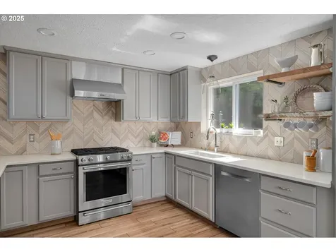 1942 Wagtail Court NW Salem OR 97304