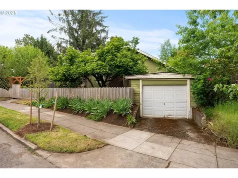 7525 N Albina Avenue Portland OR 97217