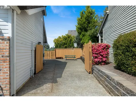 6515 SW Chelsea Place Portland OR 97223