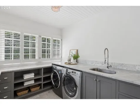 1808 SW Laurel Street Portland OR 97201