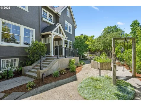 1808 SW Laurel Street Portland OR 97201