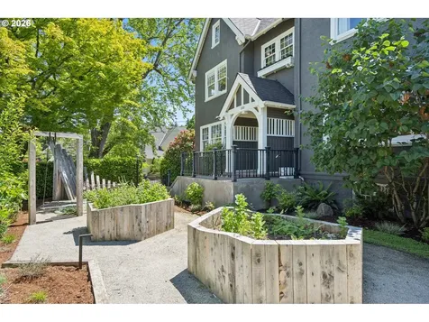 1808 SW Laurel Street Portland OR 97201
