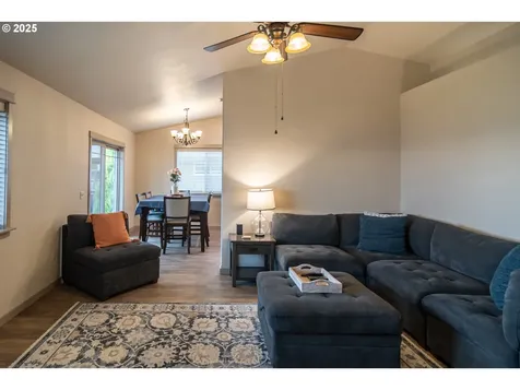 1858 NE Sunset Street Roseburg OR 97470