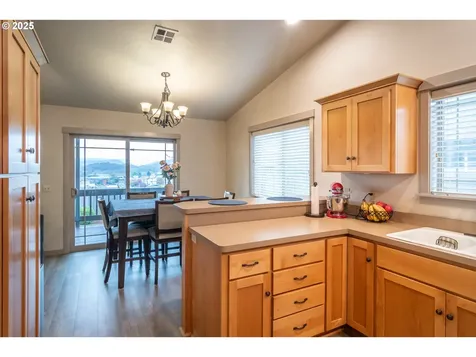 1858 NE Sunset Street Roseburg OR 97470