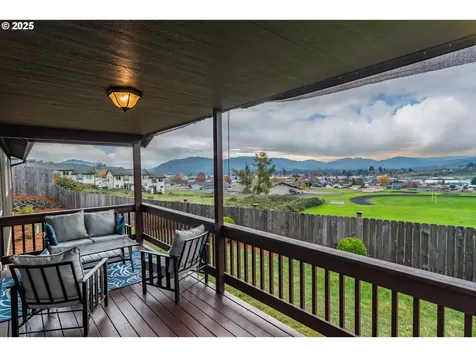 1858 NE Sunset Street Roseburg OR 97470