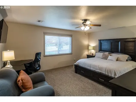 1858 NE Sunset Street Roseburg OR 97470