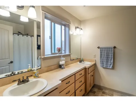1858 NE Sunset Street Roseburg OR 97470