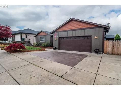 1858 NE Sunset Street Roseburg OR 97470