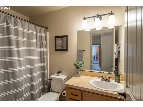 1858 NE Sunset Street Roseburg OR 97470