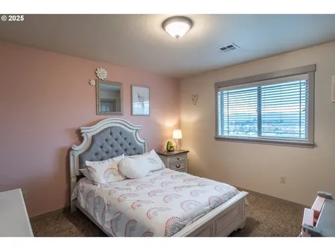 1858 NE Sunset Street Roseburg OR 97470