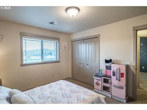 1858 NE Sunset Street Roseburg OR 97470