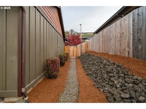 1858 NE Sunset Street Roseburg OR 97470