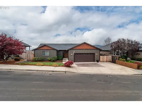 1858 NE Sunset Street Roseburg OR 97470