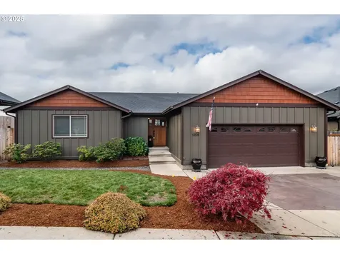 1858 NE Sunset Street Roseburg OR 97470