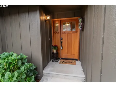 1858 NE Sunset Street Roseburg OR 97470