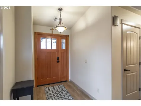 1858 NE Sunset Street Roseburg OR 97470