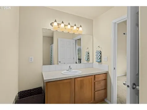 11212 SE Insley Street Portland OR 97266