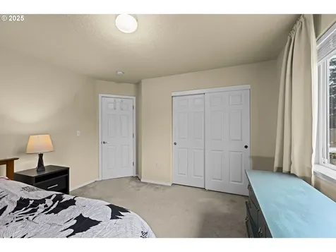 11212 SE Insley Street Portland OR 97266