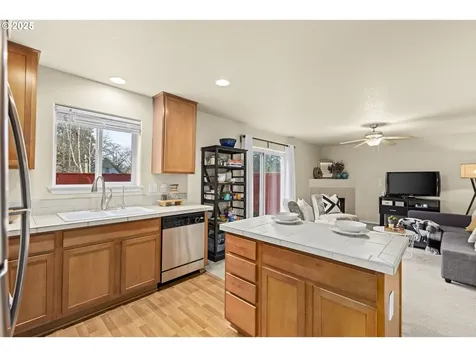 11212 SE Insley Street Portland OR 97266