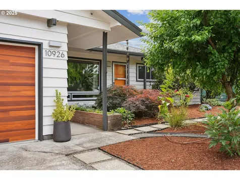 10926 NE Flanders Street Portland OR 97220