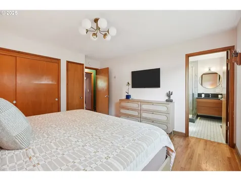 10926 NE Flanders Street Portland OR 97220
