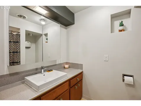 10926 NE Flanders Street Portland OR 97220