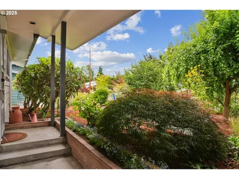 10926 NE Flanders Street Portland OR 97220